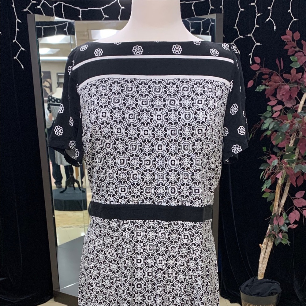 Loft brand dress with a geometric print